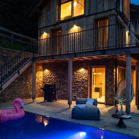 Luxury Chalet With Heated Pool Prázdninový dům Haus im Ennstal